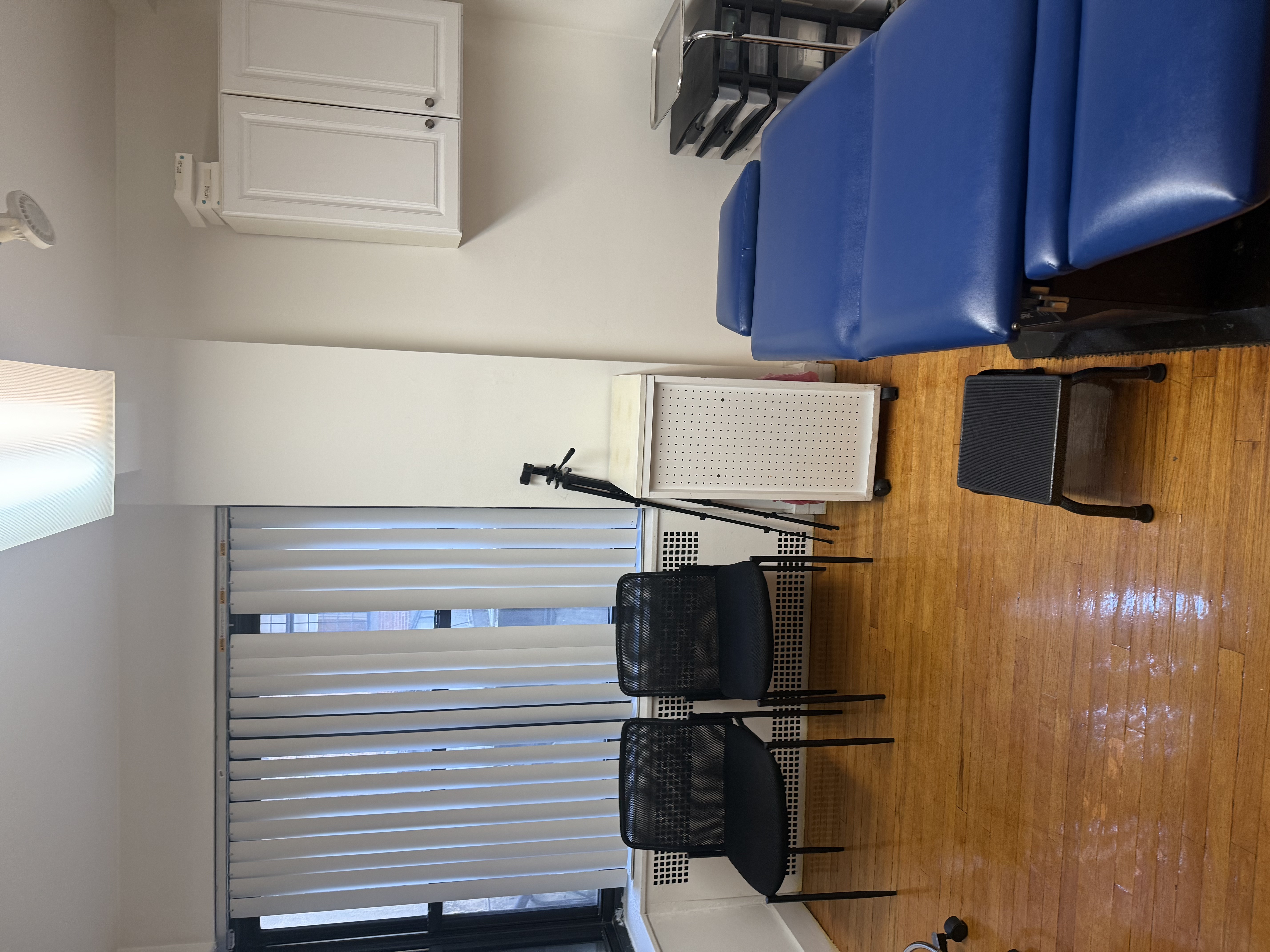 Uncover therapy office rentals in Upper East Side, NYC, with a focus on Floor, Flooring, Chair, Wood, Clinic for therapists.